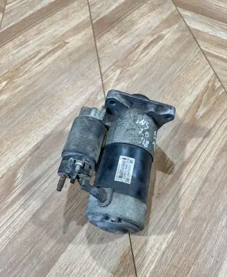Opel Insignia A Starter motor 55353857 M001T30072