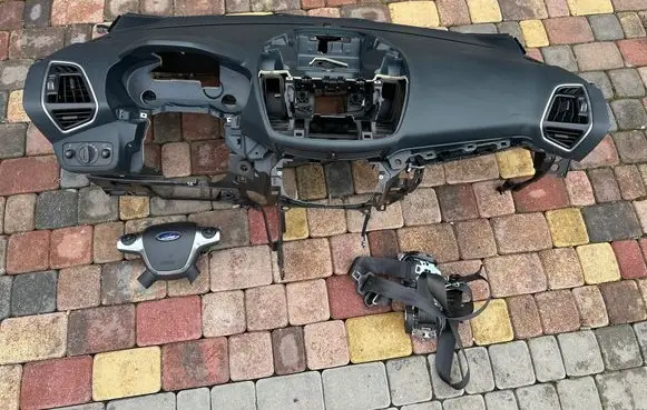 Ford C-MAX II Dashboard 