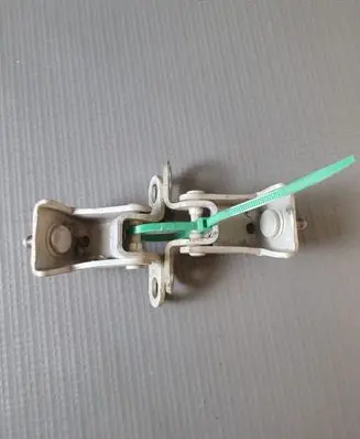 Peugeot 208 Tailgate/trunk/boot hinge 9801087880