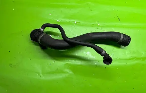 BMW 5 E60 E61 Engine coolant pipe/hose 7799747