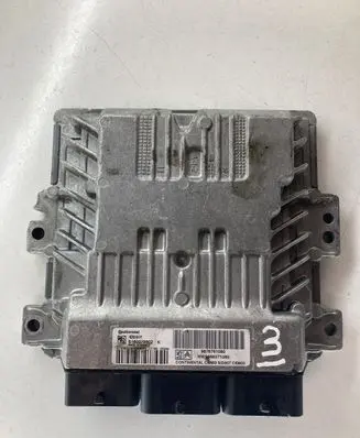 Peugeot 3008 I Engine control unit/module 9676761080