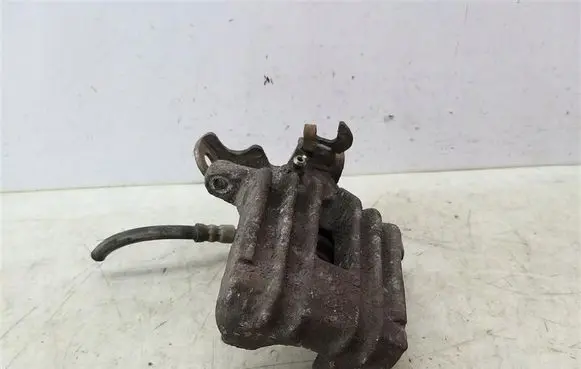 Volkswagen PASSAT B5 Rear brake caliper