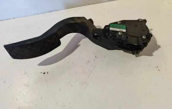 Audi A4 S4 B6 8E 8H Accelerator throttle pedal 8E1721523C