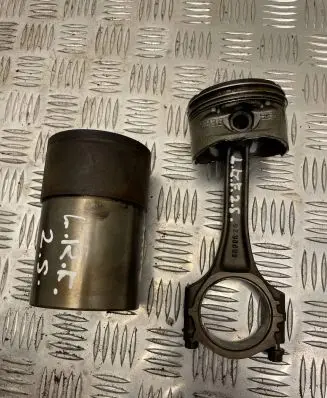 Land Rover Freelander Piston with connecting rod LFF101430