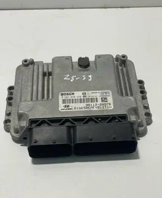 Hyundai i30 Engine control unit/module 391122A976 1039S68320 0281030860