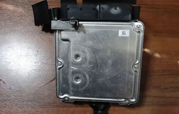 Volkswagen Touareg II Trunk lid opening control unit 
