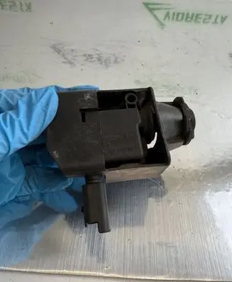 Citroen C4 Grand Picasso Fuel tank cap lock motor 9678313180