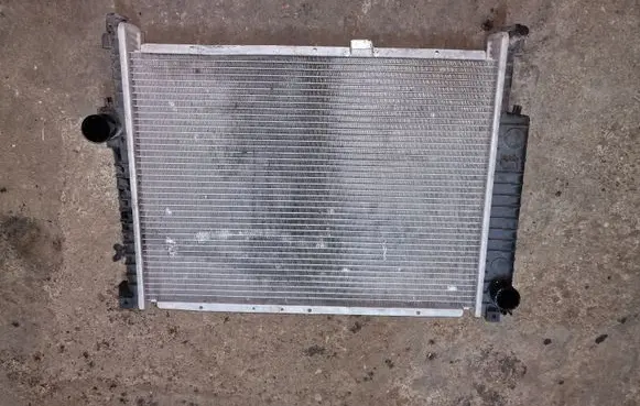 BMW 3 E36 Coolant radiator 17112244753