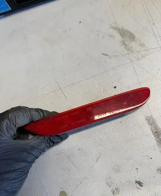 Nissan Leaf I (ZE0) Third/center stoplight A045053
