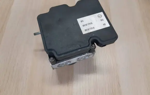 Volkswagen Polo V 6R ABS Pump 6R0907379AS