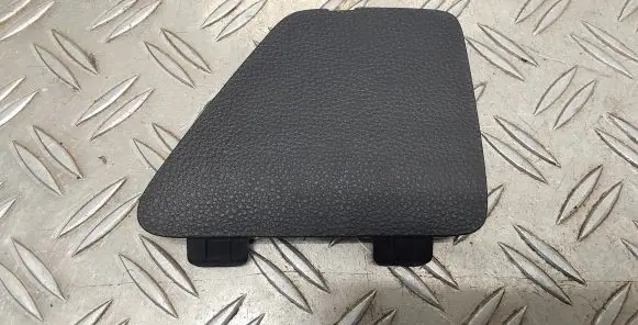 Toyota Yaris XP210 Other trunk/boot trim element 58731K0020