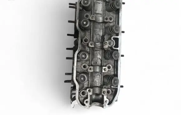 Mitsubishi Space Wagon Engine head 
