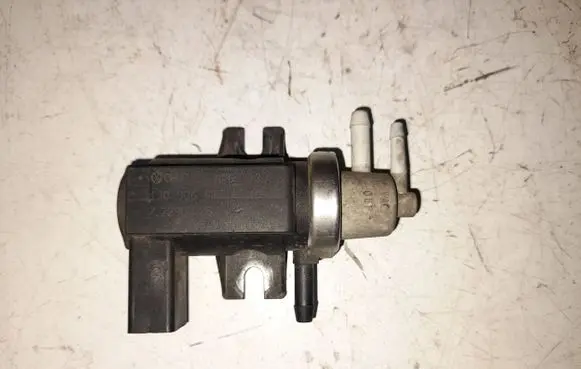 Volkswagen Golf IV Turbo solenoid valve 1J0906627A 72290325