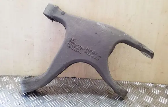 Rear upper control arm/wishbone
