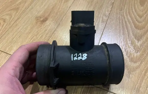 Mercedes-Benz E W210 Mass air flow meter 0000940948