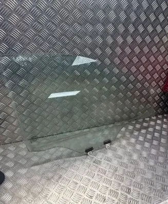 Nissan Navara D23 Front door window glass four-door 43R011583