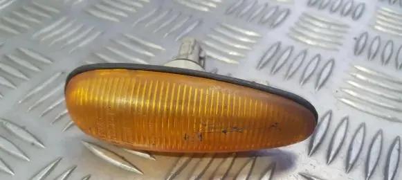 Mazda MX-5 NA Miata Front fender indicator light 21461634 214-61634