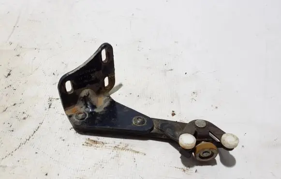Volkswagen Caddy Sliding door lower roller guide/hinge 2K0843397A