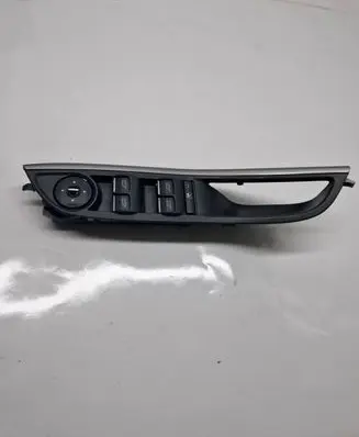 Ford Focus Other switches/knobs/shifts AM5T14A132AA 10020924