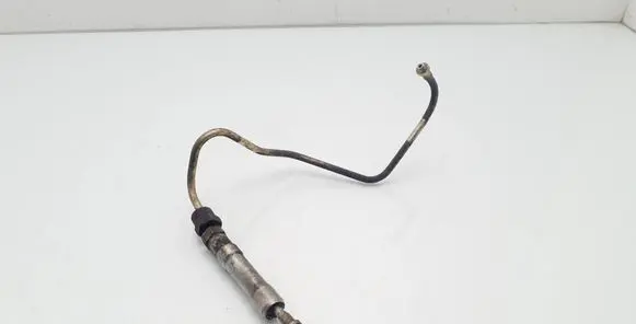 Mitsubishi Pajero Fuel injector supply line/pipe 