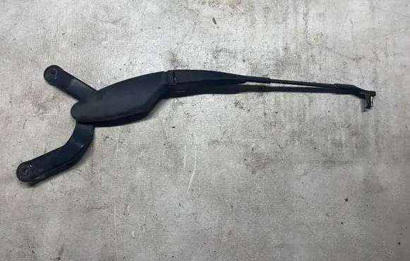 Mercedes-Benz E W211 Windshield/front glass wiper blade A2118200444