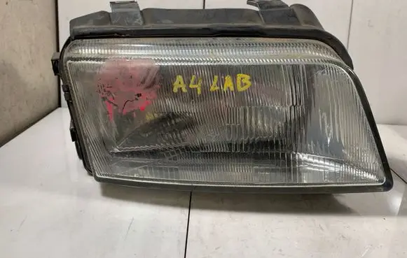 Audi A4 S4 B5 8D Headlight/headlamp 8D0941004C