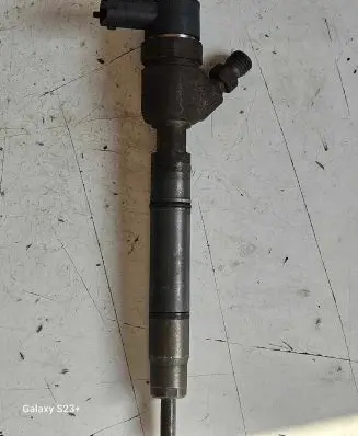 Hyundai i30 Fuel injector 0445110256 338002A400