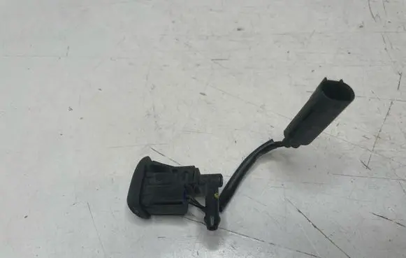 BMW X3 E83 Windshield washer spray nozzle 7110851
