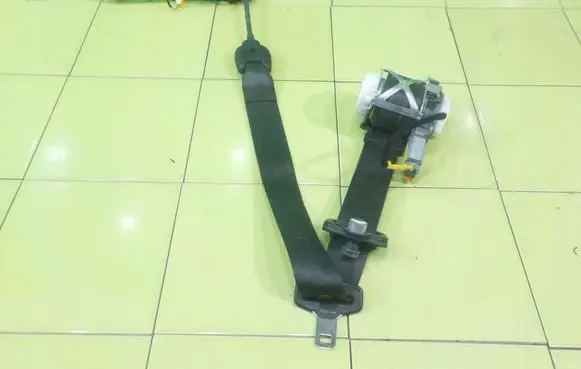 Alfa Romeo Giulietta Front seatbelt 01560913960 BEZPIECZENSTWA