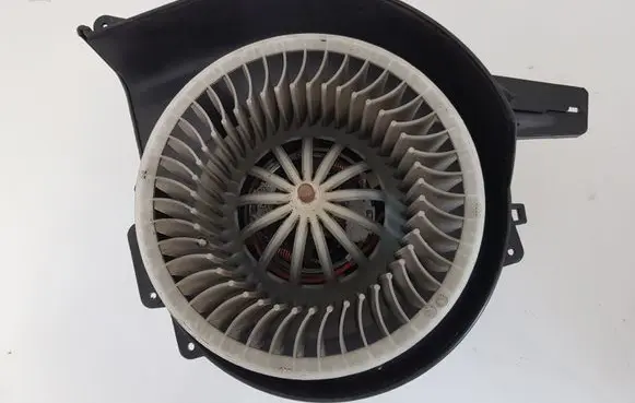 Volkswagen Polo Heater fan/blower 6Q1820015C