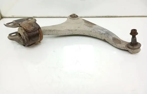 Volvo V70 Front lower control arm/wishbone