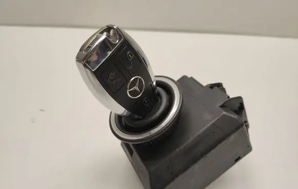 Mercedes-Benz CLS C218 X218 Ignition lock A2189054701