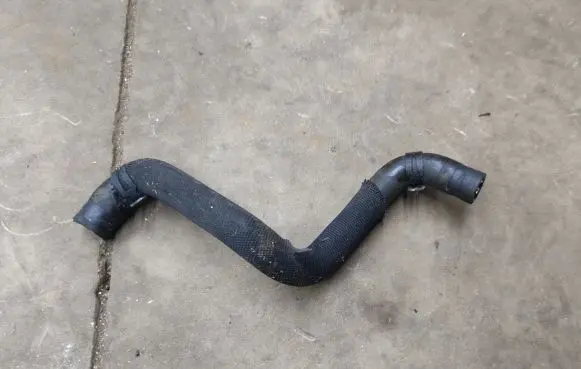 Volkswagen Jetta VI Engine coolant pipe/hose