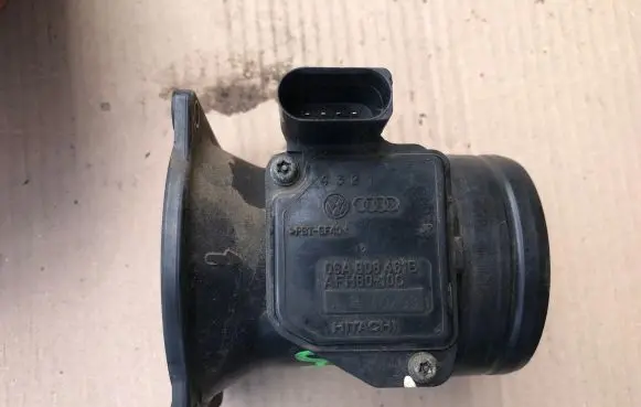 Volkswagen Golf IV Mass air flow meter 06a906461b