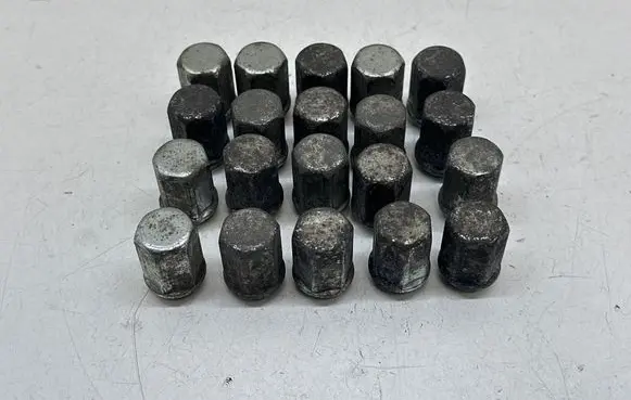 Ford Focus Nuts/bolts 
