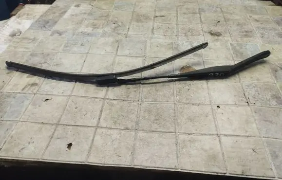 Ford Fiesta Windshield/front glass wiper blade 8A6117526AC