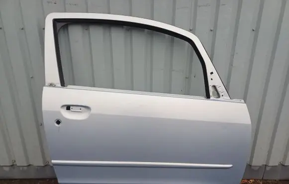 Mitsubishi Colt Front door