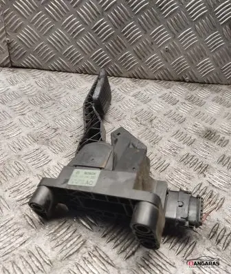 Opel Zafira A Accelerator throttle pedal 0281002298