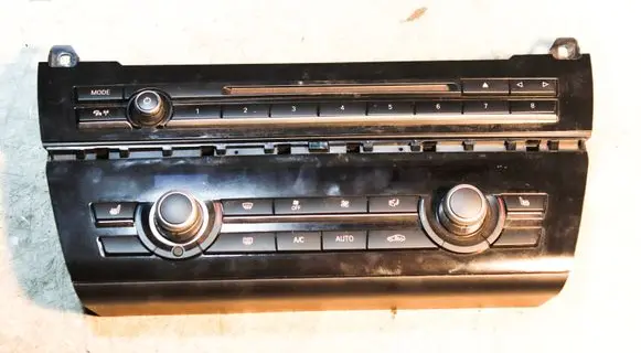BMW 5 F10 F11 Climate control unit 6819122 681912201
