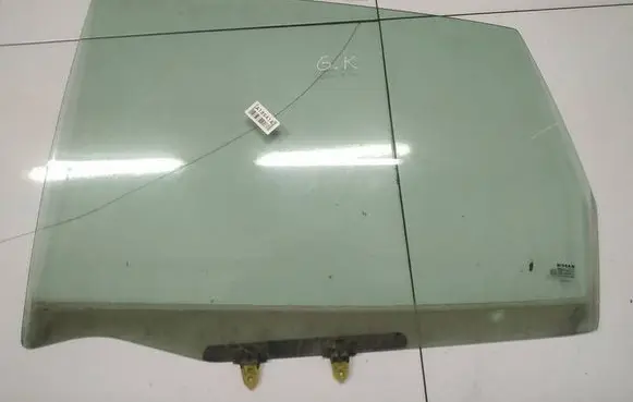Nissan Almera Tino Rear door window glass as2