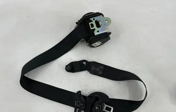 Land Rover Range Rover Evoque L538 Front seatbelt BJ32611B08