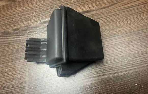 Vacuum air tank