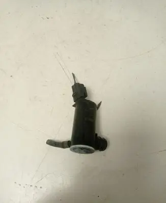 KIA Sportage Windscreen/windshield washer pump 985102S100