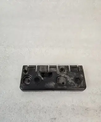 Volvo XC90 Fender mounting bracket 31378134
