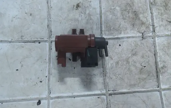Ford Mondeo MK IV Turbo solenoid valve 6G9Q9E882CA 70177100