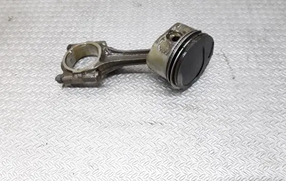 Skoda Fabia Mk1 (6Y) Piston with connecting rod