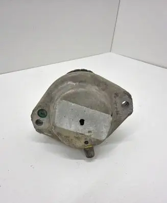 BMW 5 E60 E61 Engine mount bracket 15934612 6774620
