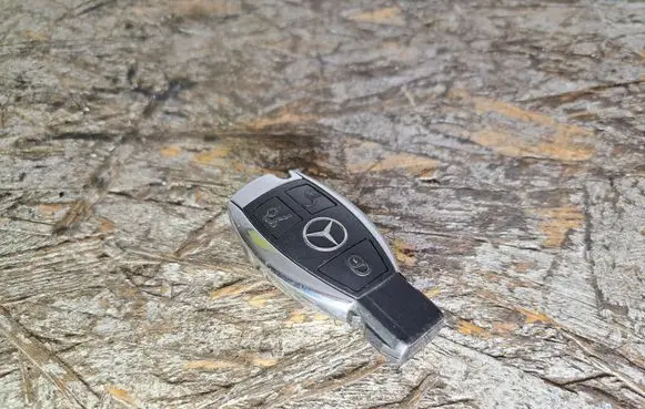 Mercedes-Benz E W212 Ignition key/card 10004132 4132