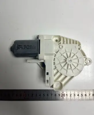 Audi A6 S6 C7 4G Front door window regulator motor 8K0959801B