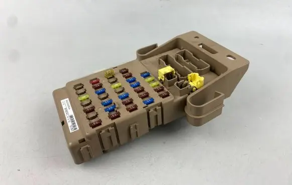 Subaru Outback Fuse module 82201AJ00A